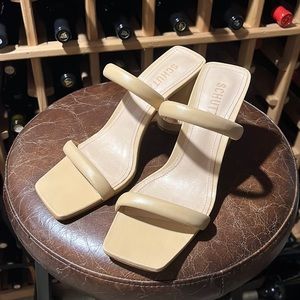 Schultz Nude Sandals